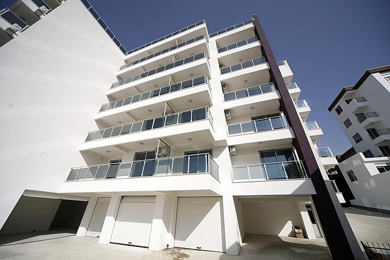 Sea Star Apartment Dobra Voda Εξωτερικό φωτογραφία