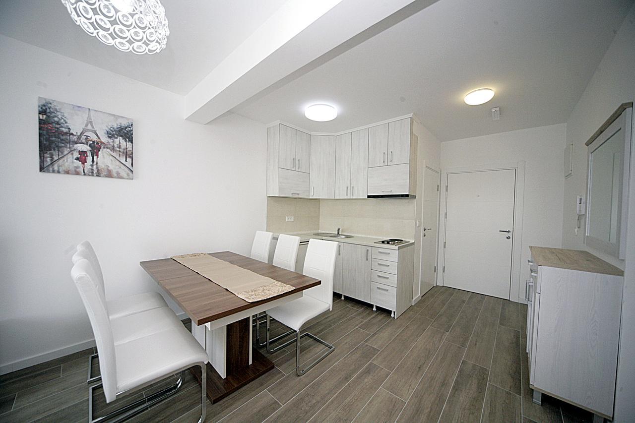 Sea Star Apartment Dobra Voda Εξωτερικό φωτογραφία