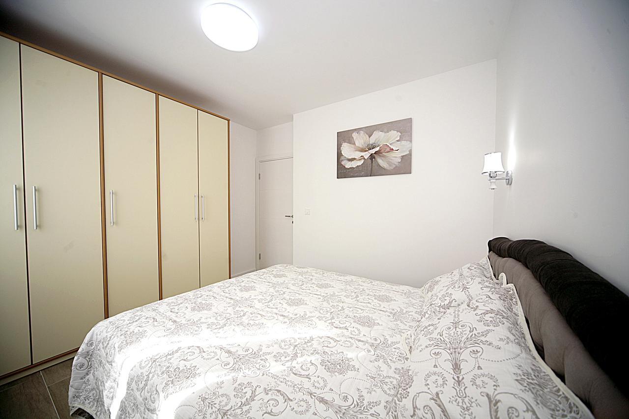 Sea Star Apartment Dobra Voda Εξωτερικό φωτογραφία