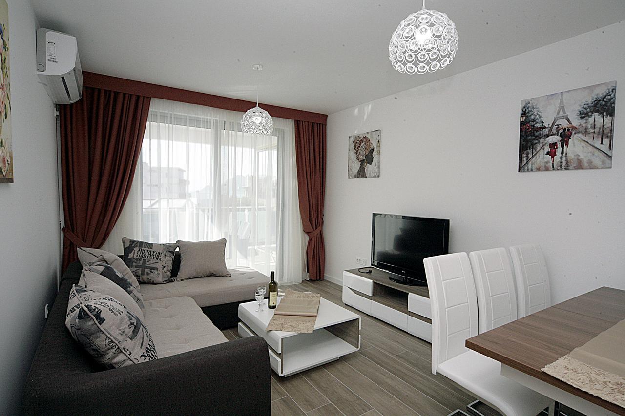 Sea Star Apartment Dobra Voda Εξωτερικό φωτογραφία