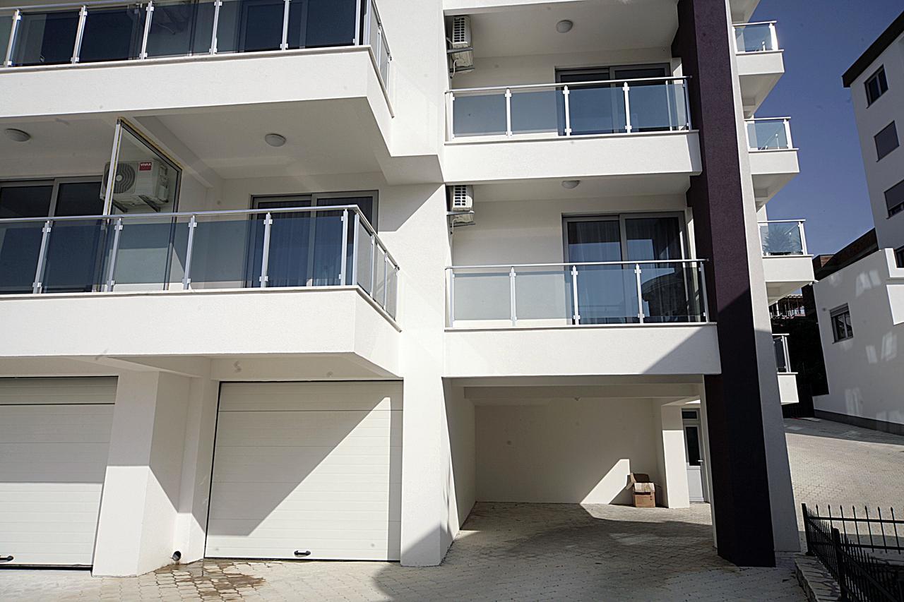 Sea Star Apartment Dobra Voda Εξωτερικό φωτογραφία
