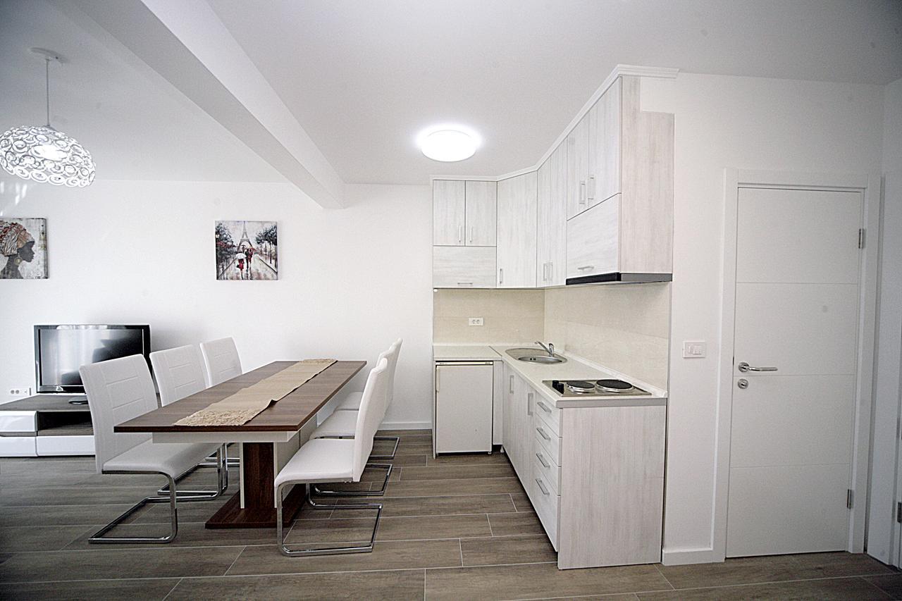 Sea Star Apartment Dobra Voda Εξωτερικό φωτογραφία