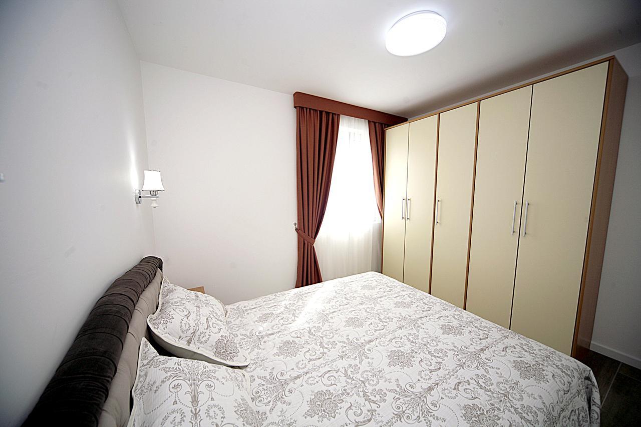 Sea Star Apartment Dobra Voda Εξωτερικό φωτογραφία