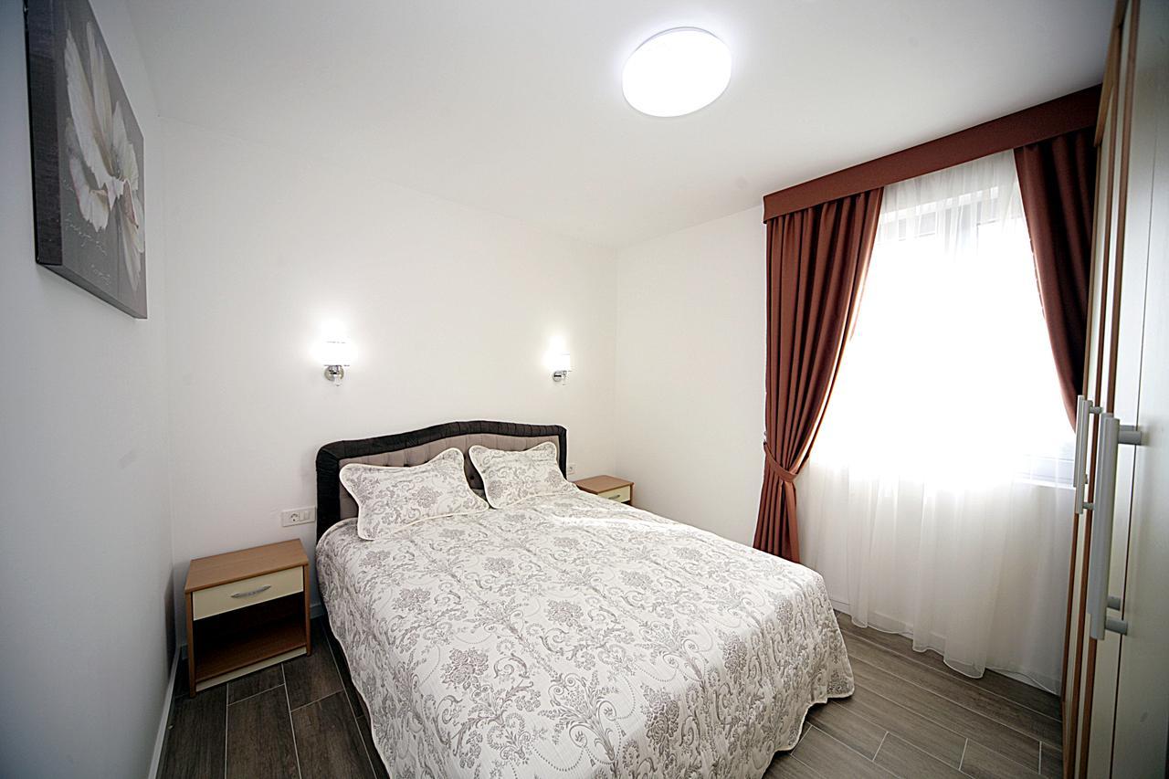 Sea Star Apartment Dobra Voda Εξωτερικό φωτογραφία