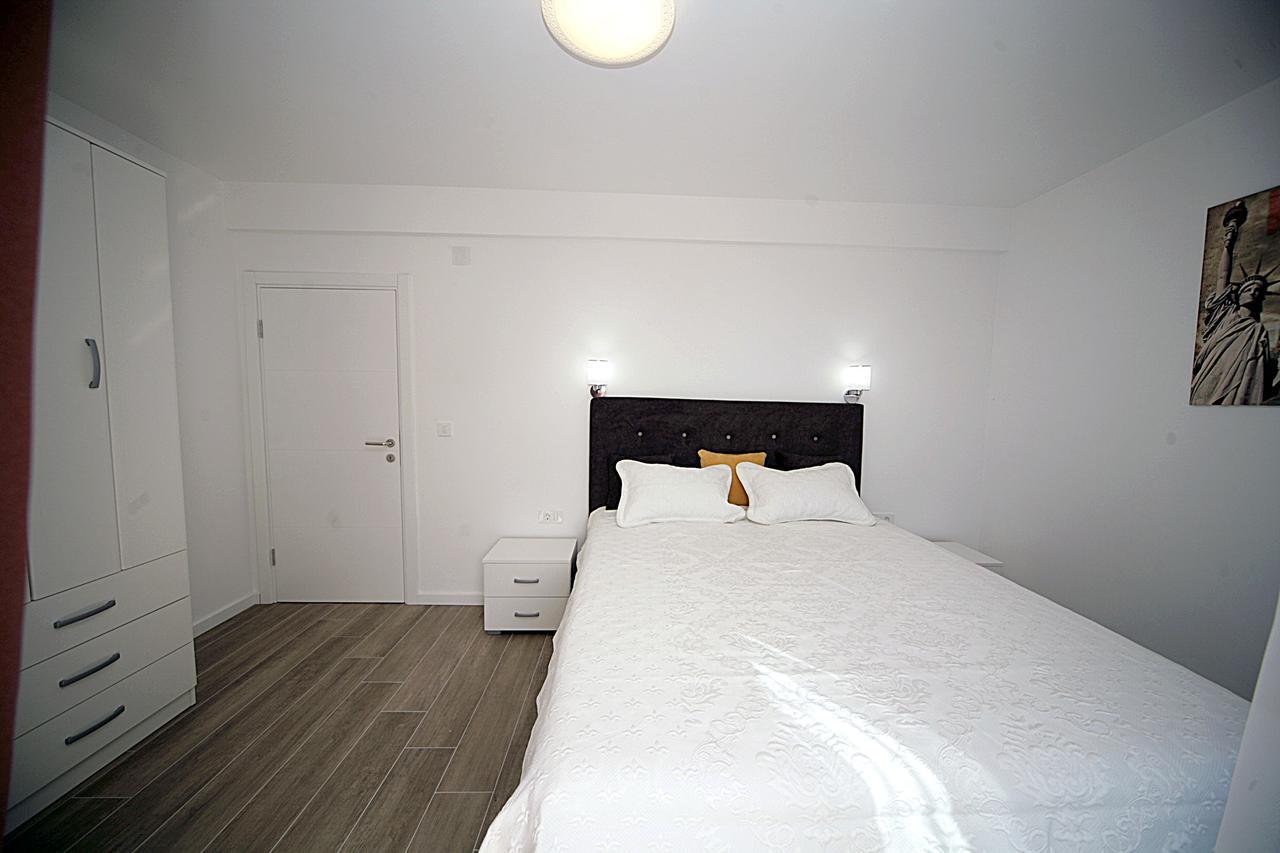 Sea Star Apartment Dobra Voda Εξωτερικό φωτογραφία
