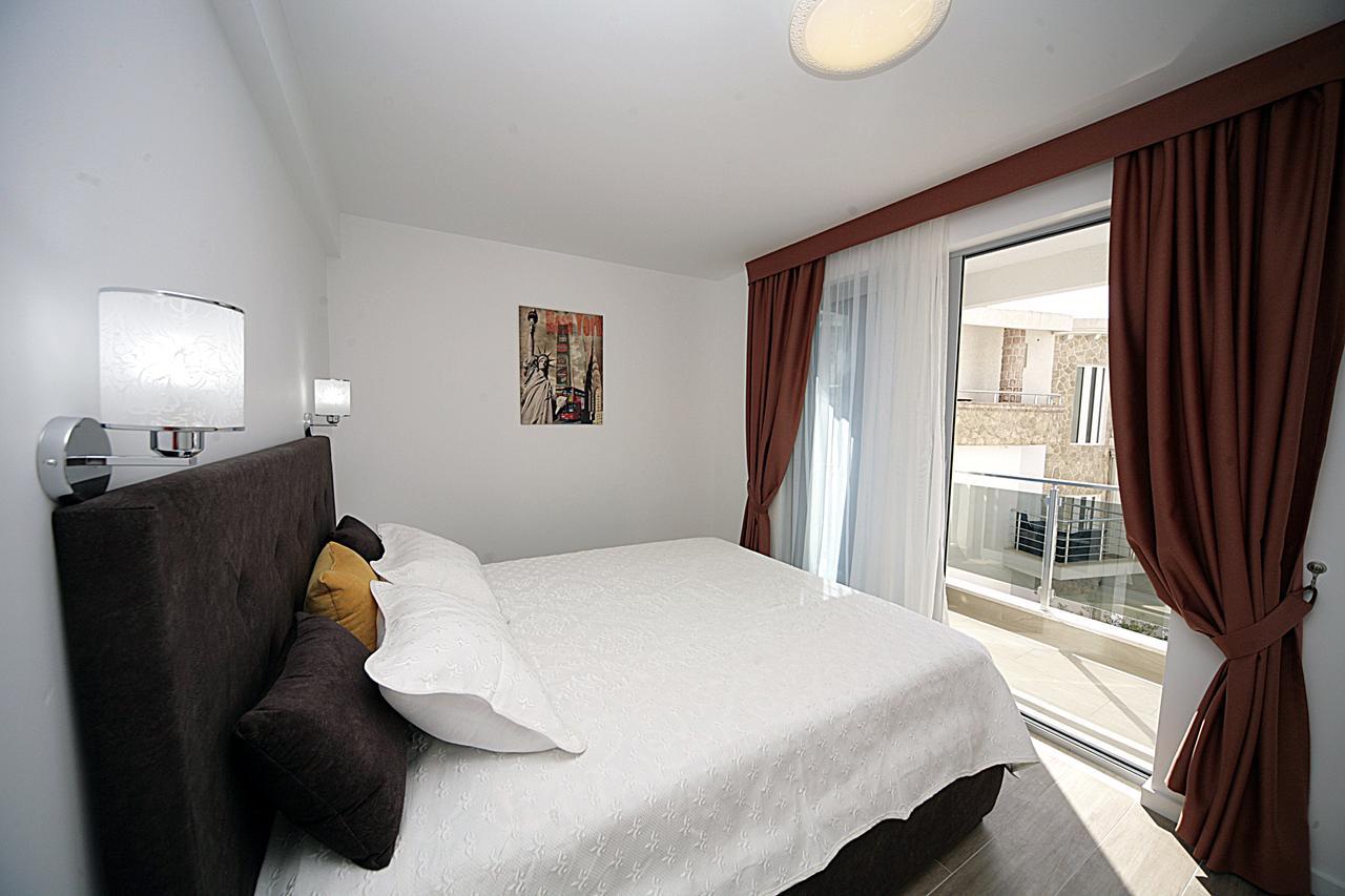 Sea Star Apartment Dobra Voda Εξωτερικό φωτογραφία